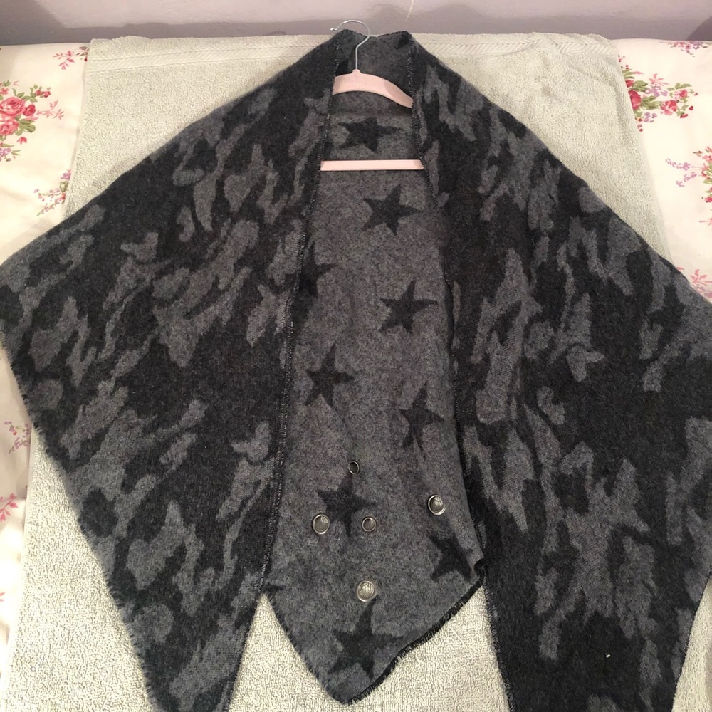David & Young Shawl